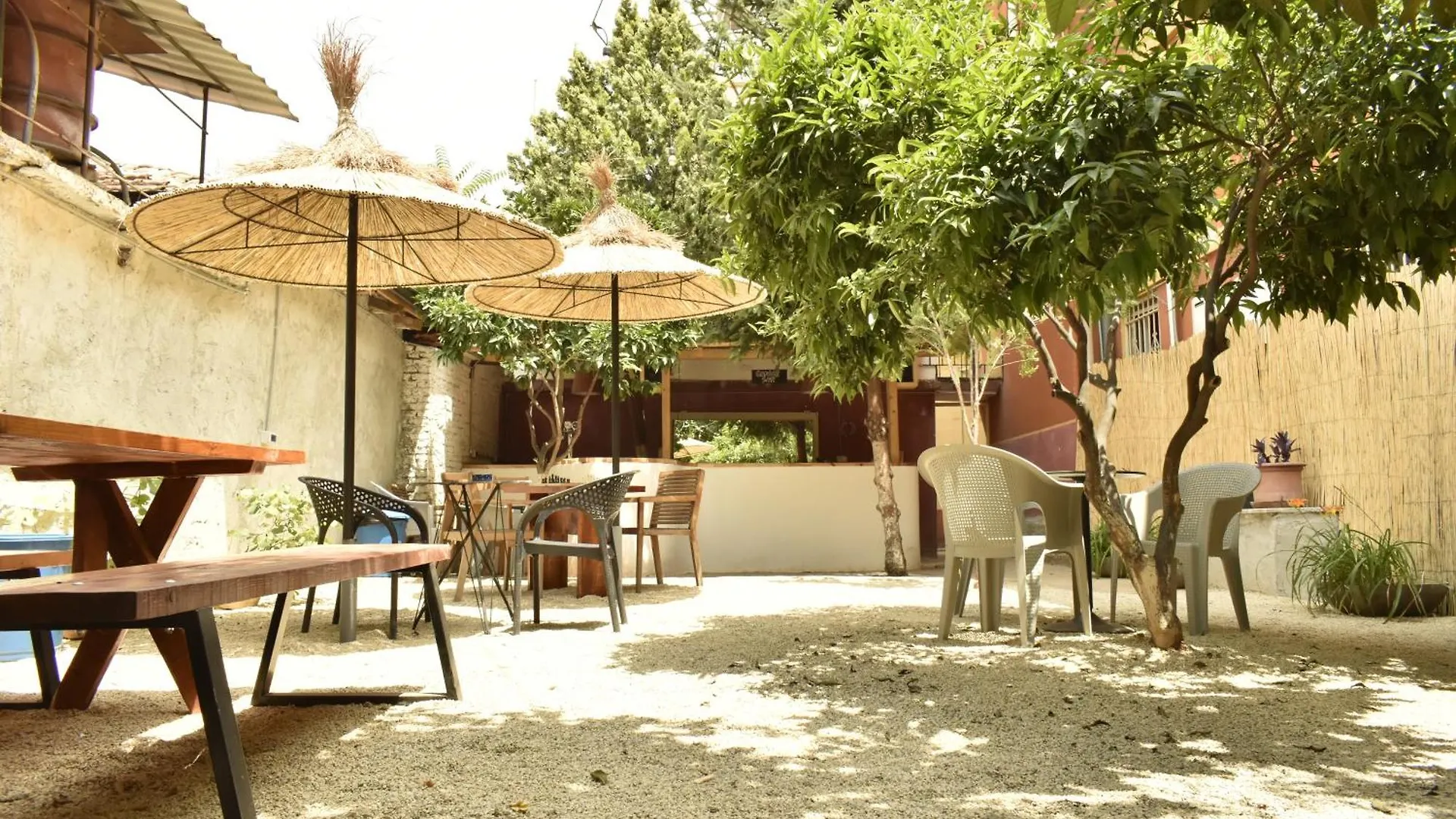 Hostel Trip'N'Hostel Pink Bubble Tiran